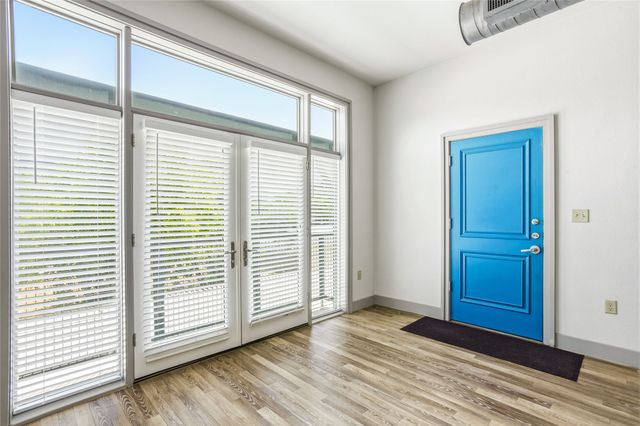 1124 Galveston Avenue B, Fort Worth, TX 76104