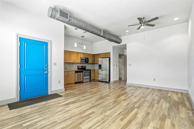 1124 Galveston Avenue B, Fort Worth, TX 76104