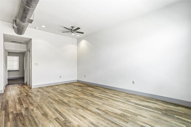 1124 Galveston Avenue B, Fort Worth, TX 76104