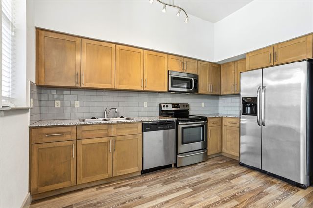 1124 Galveston Avenue B, Fort Worth, TX 76104