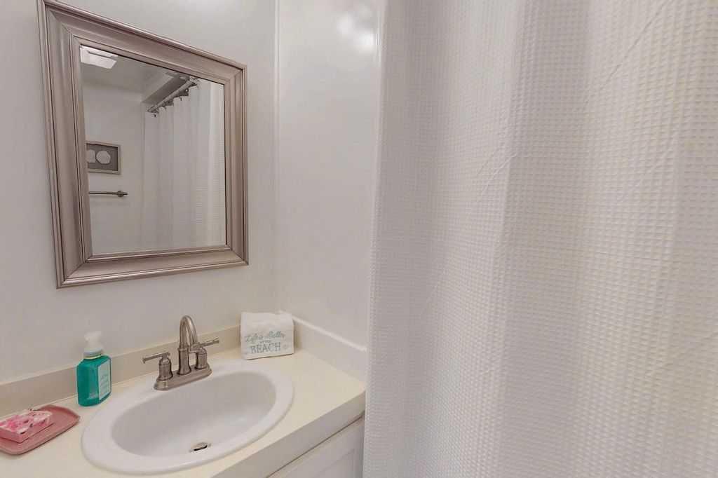 Image 19 of property listing at 8 Dunecrest Trace, Johns Island, SC 29455