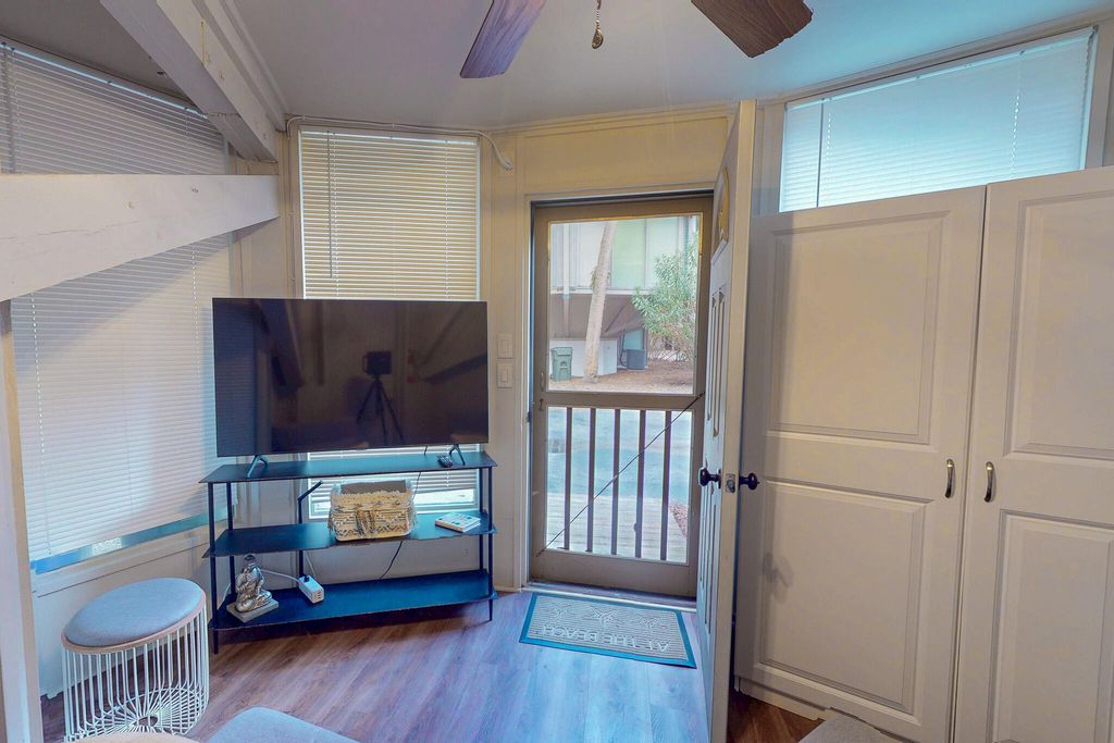 Image 26 of property listing at 8 Dunecrest Trace, Johns Island, SC 29455