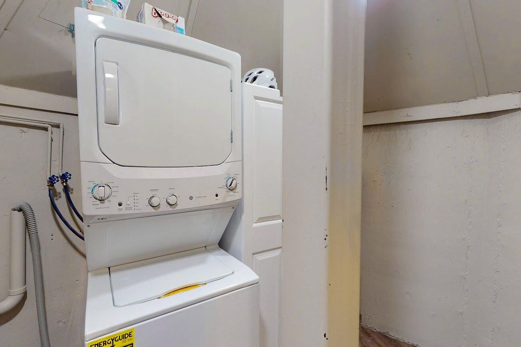 Image 27 of property listing at 8 Dunecrest Trace, Johns Island, SC 29455