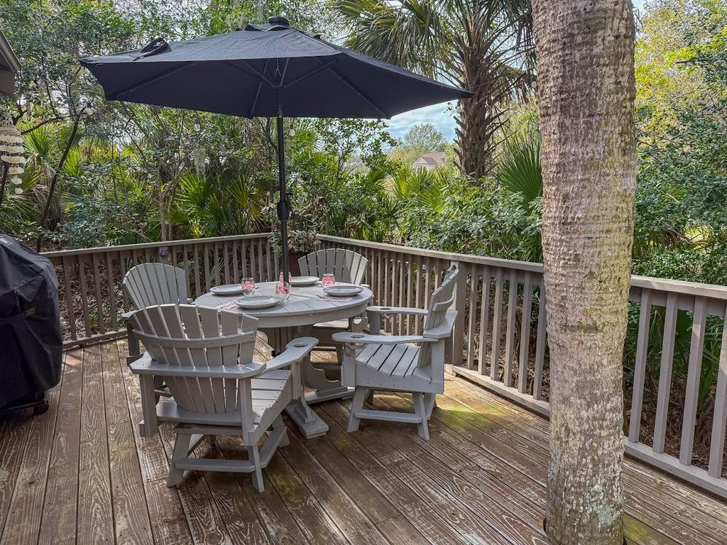 Image 4 of property listing at 8 Dunecrest Trace, Johns Island, SC 29455