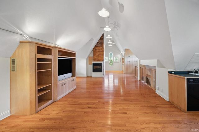 207 S 9th Street, Lafayette, IN 47901