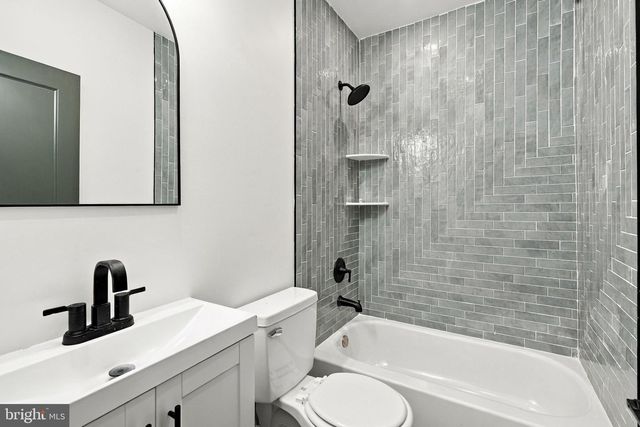 2645 N 8TH ST, Philadelphia, PA 19133