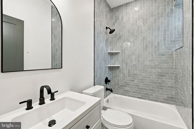 2645 N 8TH ST, Philadelphia, PA 19133