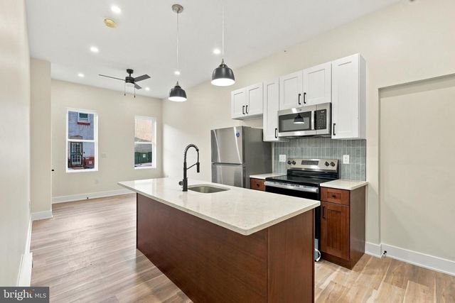 2645 N 8TH ST, Philadelphia, PA 19133