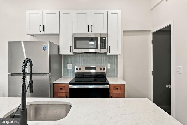 2645 N 8TH ST, Philadelphia, PA 19133