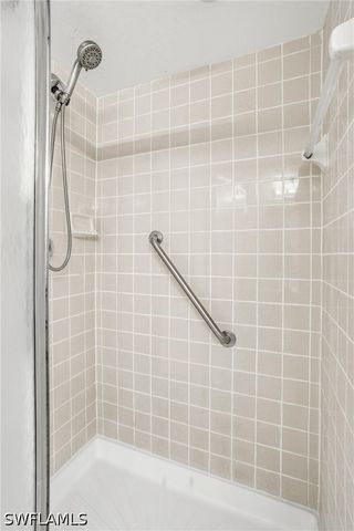 7774 Jewel LN 102, Naples, FL 34109