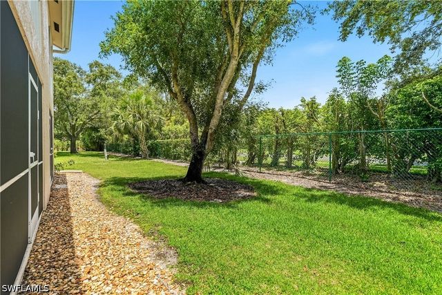 7774 Jewel LN 102, Naples, FL 34109