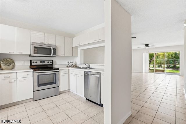 7774 Jewel LN 102, Naples, FL 34109