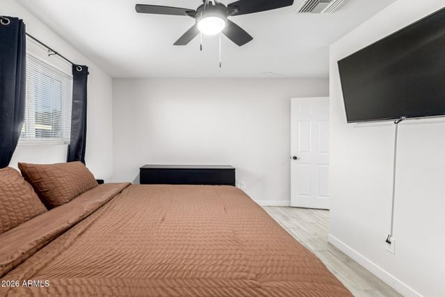 9215 S 7TH Avenue, Phoenix, AZ 85041