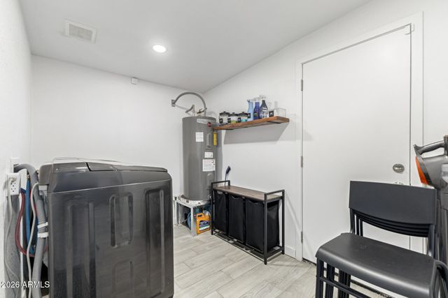 9215 S 7TH Avenue, Phoenix, AZ 85041