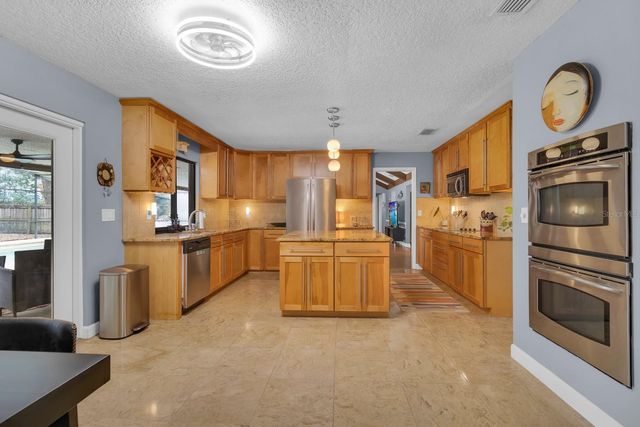 401 BLUE LAKE DRIVE, Longwood, FL 32779