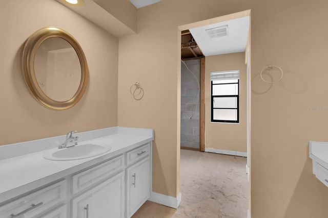 401 BLUE LAKE DRIVE, Longwood, FL 32779