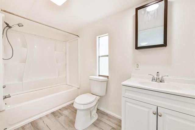 1749 Max Road 8, Pearland, TX 77581