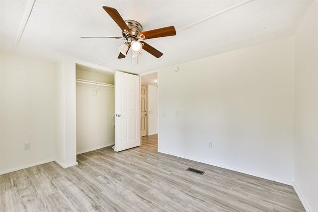 1749 Max Road 8, Pearland, TX 77581