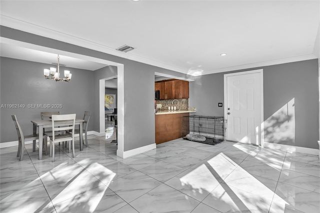 480 NE 51st St, Oakland Park, FL 33334