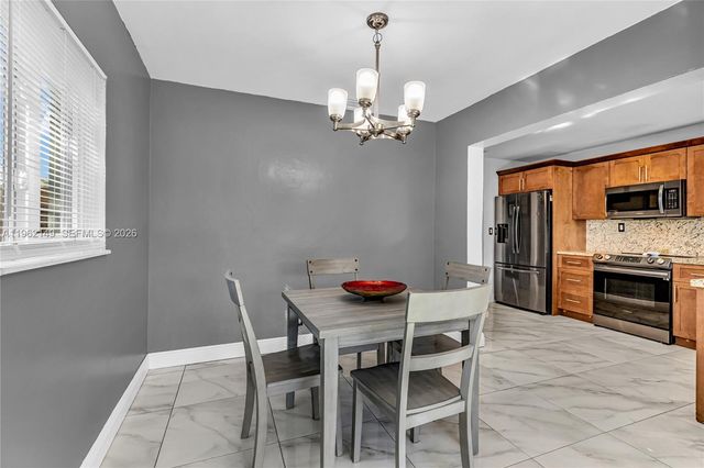 480 NE 51st St, Oakland Park, FL 33334