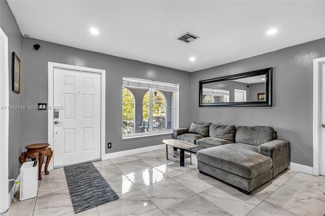 480 NE 51st St, Oakland Park, FL 33334