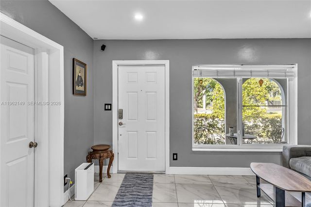 480 NE 51st St, Oakland Park, FL 33334