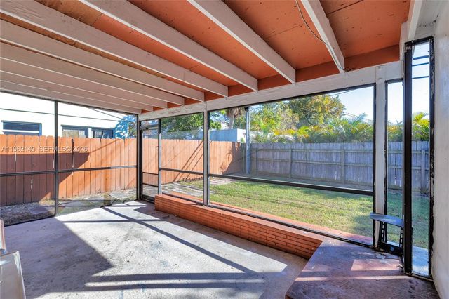 480 NE 51st St, Oakland Park, FL 33334