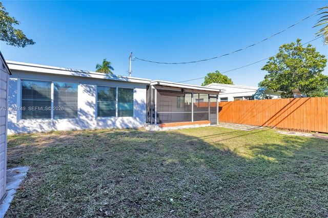 480 NE 51st St, Oakland Park, FL 33334