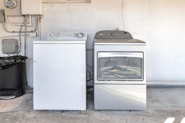 480 NE 51st St, Oakland Park, FL 33334