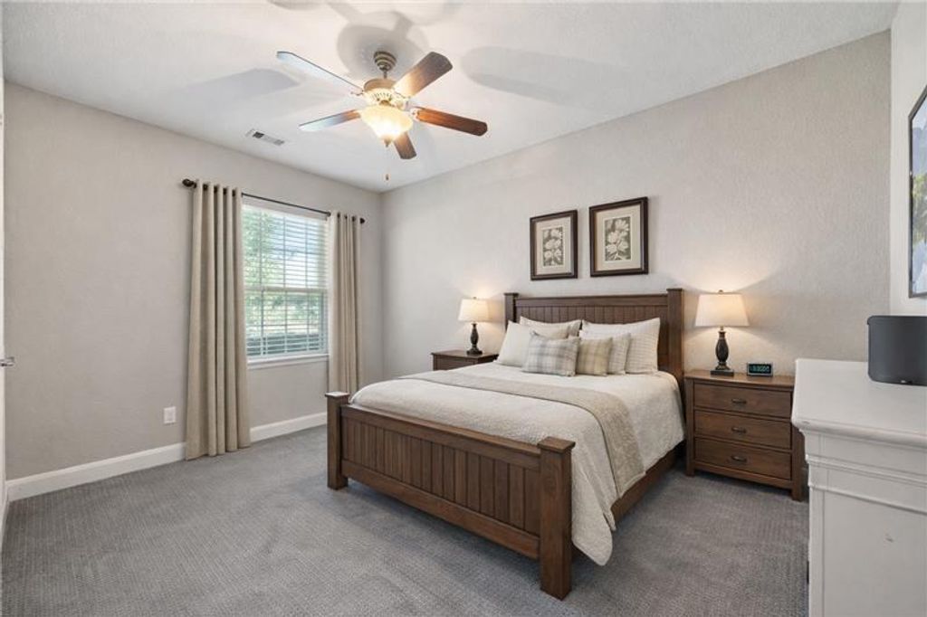 Image 10 of property listing at 6303 Nectar Grove Court, Katy, TX 77493