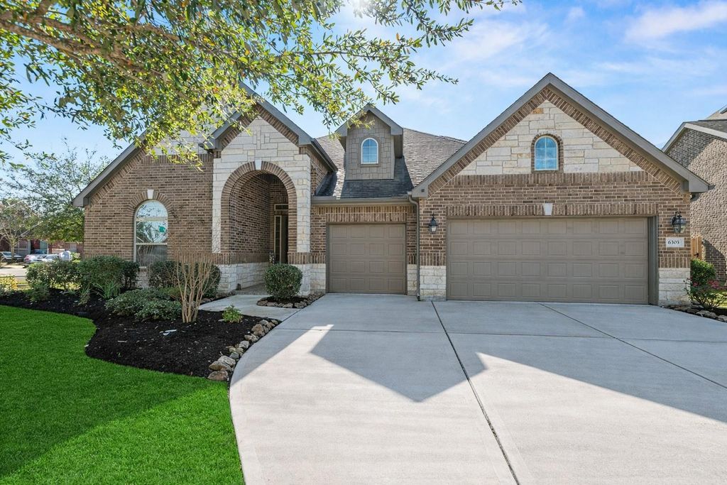 Image 3 of property listing at 6303 Nectar Grove Court, Katy, TX 77493