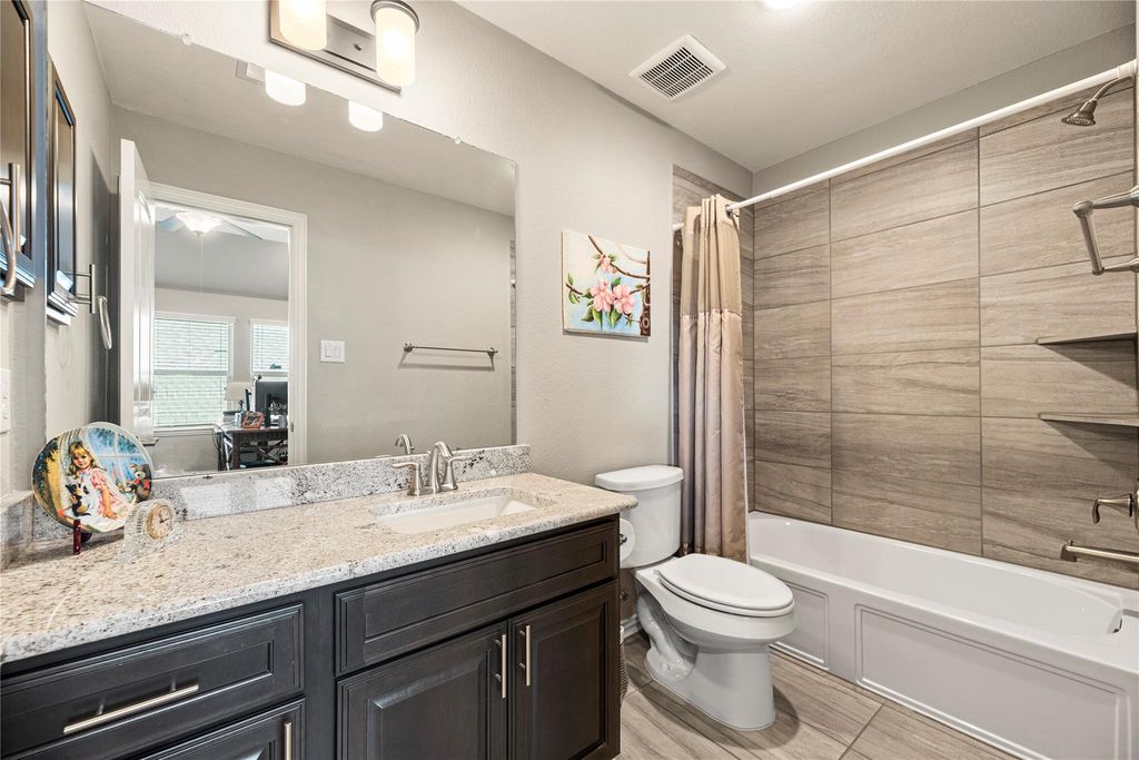 Image 31 of property listing at 6303 Nectar Grove Court, Katy, TX 77493