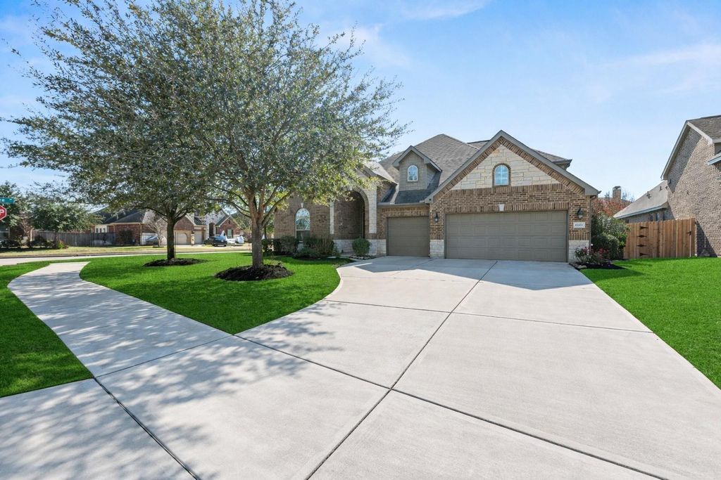 Image 47 of property listing at 6303 Nectar Grove Court, Katy, TX 77493