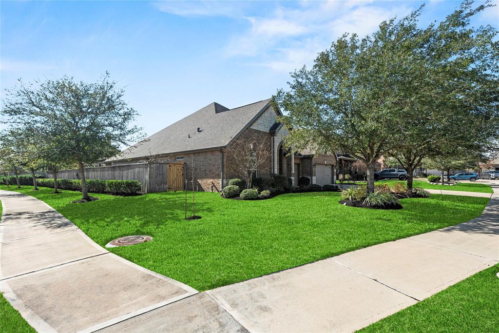 Image 48 of property listing at 6303 Nectar Grove Court, Katy, TX 77493