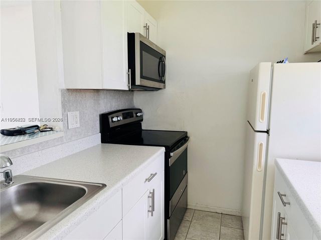 2225 Polk St 11B, Hollywood, FL 33020