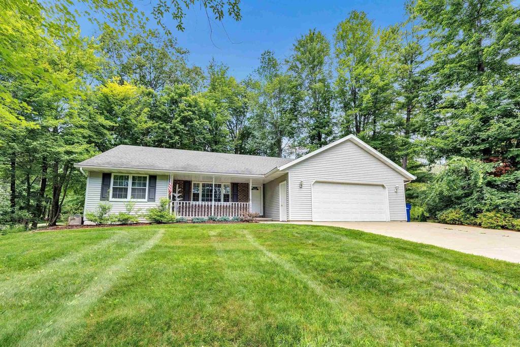 1790 IVES LANE, Suamico, WI 54173