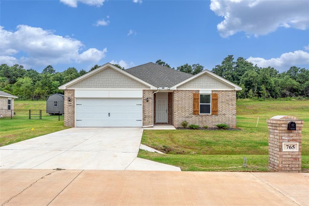 765 Stella Trail, Guthrie, OK 73044