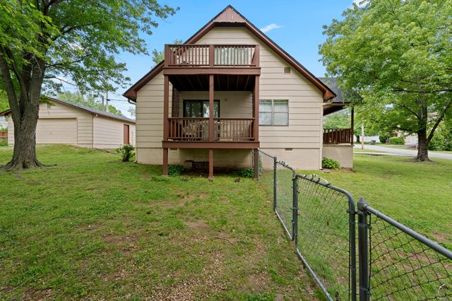 1020 Ahnawake Street, Grove, OK 74344
