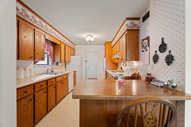 1020 Ahnawake Street, Grove, OK 74344