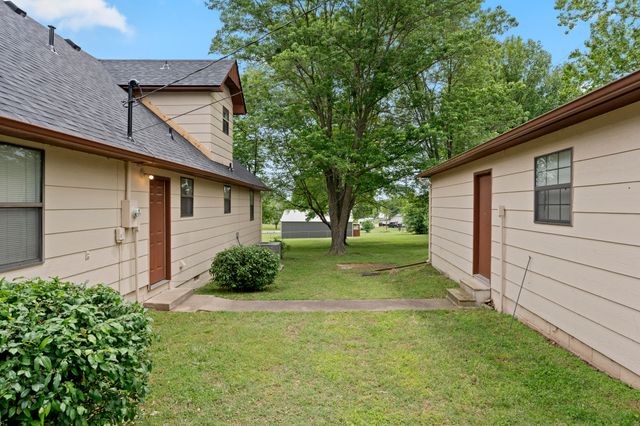 1020 Ahnawake Street, Grove, OK 74344