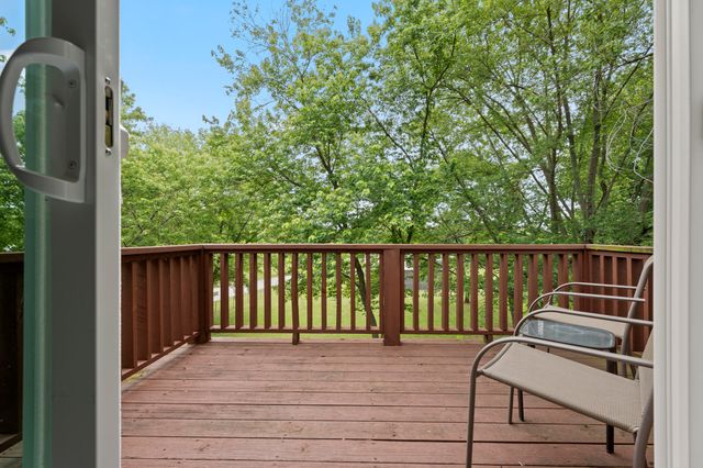 1020 Ahnawake Street, Grove, OK 74344