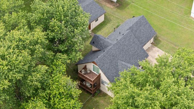 1020 Ahnawake Street, Grove, OK 74344