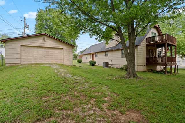 1020 Ahnawake Street, Grove, OK 74344