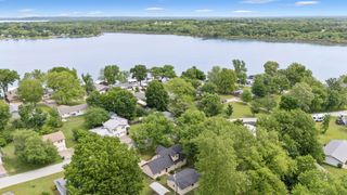 1020 Ahnawake Street, Grove, OK 74344
