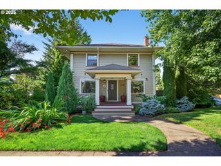 3107 N ROSA PARKS Way, Portland, OR 97217