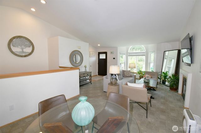 3007 Lake Drive, Lake Stevens, WA 98258
