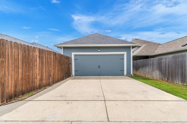 124 Zion DR, Kyle, TX 78640