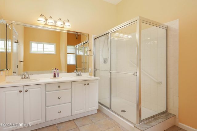 30 Gardenways Court, Lakewood, NJ 08701