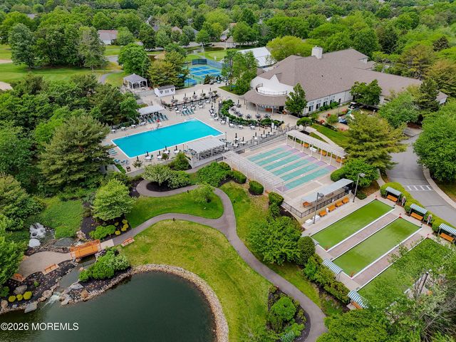 30 Gardenways Court, Lakewood, NJ 08701