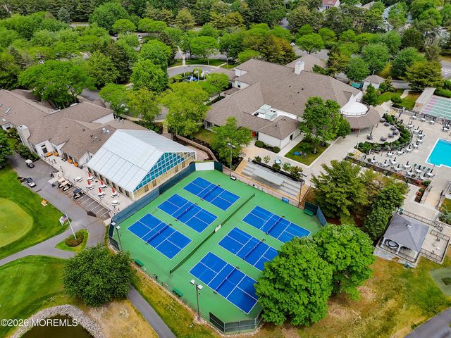 30 Gardenways Court, Lakewood, NJ 08701